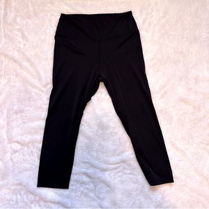 TSLA crop leggings size L